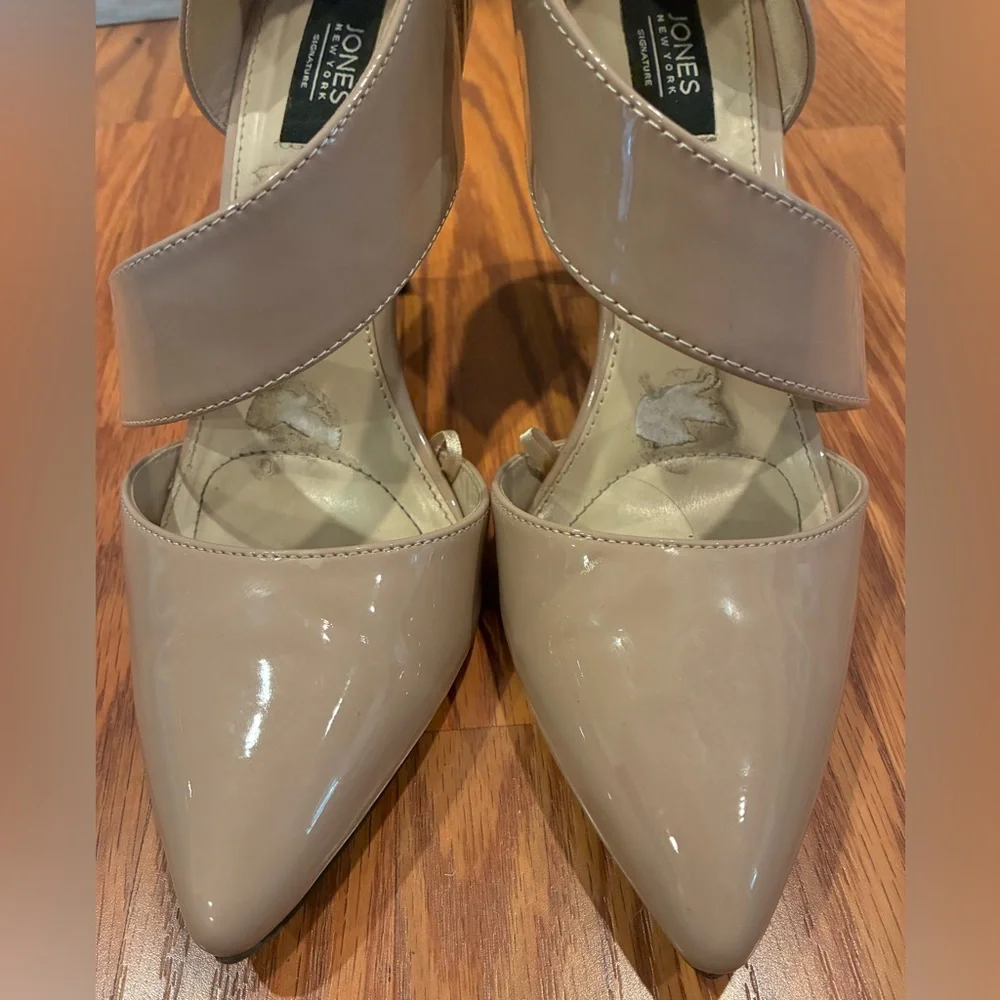 Jones New York Signature Colette Beige Patent Leather Stiletto Heels Women Sz 7M